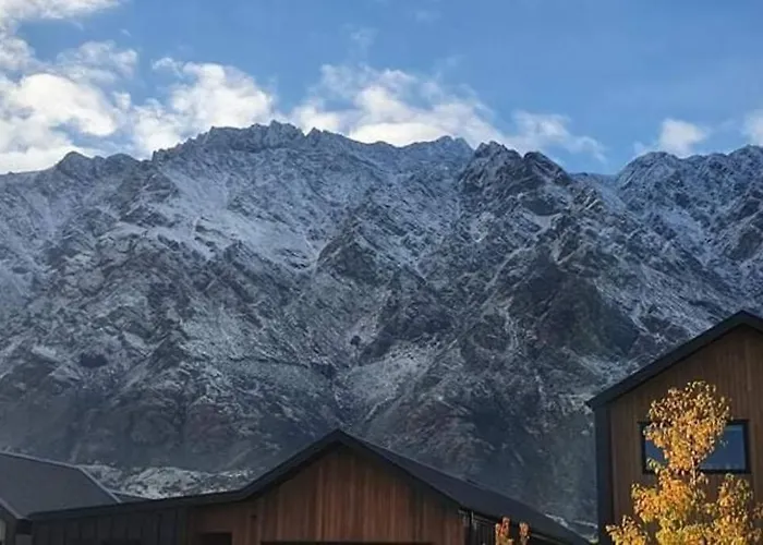 Incredible Views Of The Remarks - New 2 Bed Townhouse