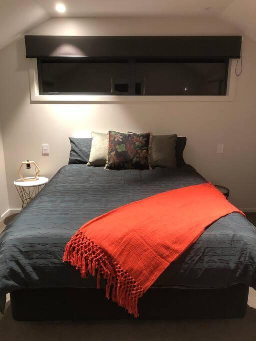Incredible Views Of The Remarks - New 2 Bed Townhouse Queenstown